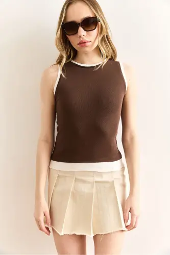 Kadın Acı Kahve Garnili Bisiklet Yaka Crop Bluz BLZ-19003003-Acı Kahve - 3