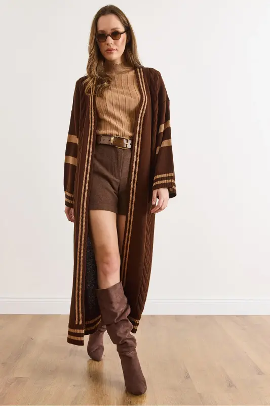 Kadın Acı Kahve Şerit Detaylı Maxi Oversize Triko Hırka HRK-19000317-Acı Kahve - OLALOOK