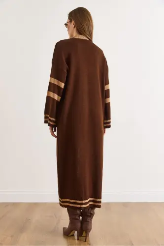 Kadın Acı Kahve Şerit Detaylı Maxi Oversize Triko Hırka HRK-19000317-Acı Kahve - 4