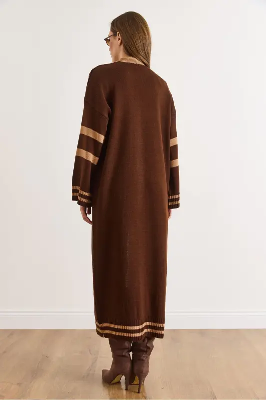 Kadın Acı Kahve Şerit Detaylı Maxi Oversize Triko Hırka HRK-19000317-Acı Kahve - 4