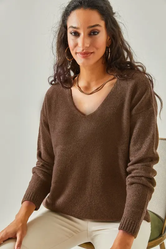 Kadın Acı Kahve V Yaka Yumuşak Dokulu Triko Kazak KZK-19000598-Acı Kahve - 2