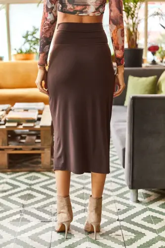 Kadın Acı Kahve Yırtmaçlı Drape Detaylı Fermuarlı Midi Sandy Etek ETK-19000229 - Acı Kahve - 4