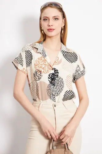 Kadın Açık Bej Desenli Kısa Kol Gömlek ARM-22Y001052-Açık Bej - 4