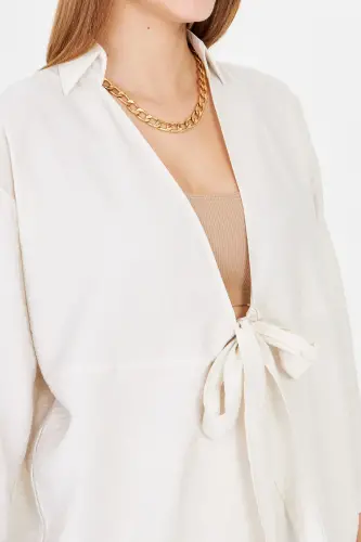 Kadın Açık Bej Kendinden Çizgili Önden Bağlamalı Kimono Gömlek ARM-24Y001101-Açık Bej - 5