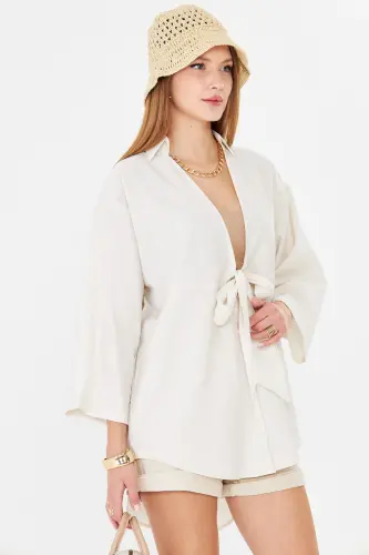 Kadın Açık Bej Kendinden Çizgili Önden Bağlamalı Kimono Gömlek ARM-24Y001101-Açık Bej - ARMONIKA (1)