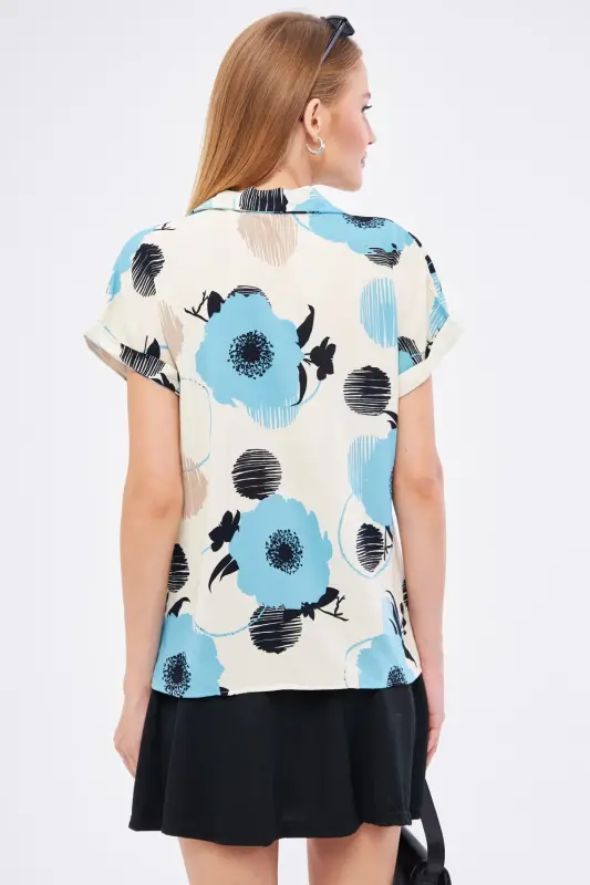 Kadın Açık Mavi Desenli Kısa Kol Gömlek ARM-22Y001052-Açık Mavi - 4