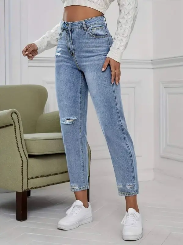 Kadın Açık Mavi Yırtık Mom Fit Kot Pantolon - 3