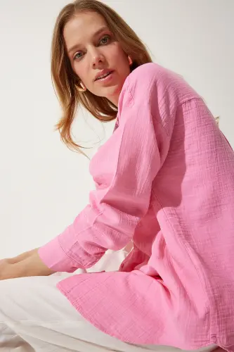 Kadın Açık Pembe Cepli Oversize Müslin Gömlek MX00150 - Açık Pembe - HAPPINESS İSTANBUL (1)