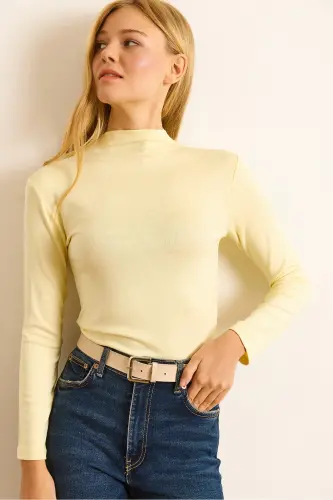 Kadın Açık Sarı Dik Yaka Dökümlü Soft Touch Bluz BLZ-19002758-Açık Sarı - 1