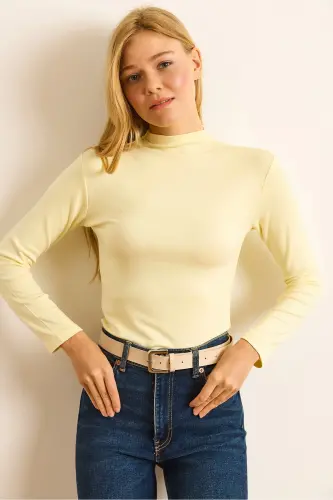 Kadın Açık Sarı Dik Yaka Dökümlü Soft Touch Bluz BLZ-19002758-Açık Sarı - 5