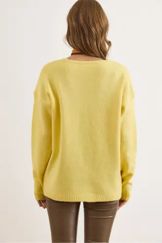 Kadın Açık Sarı V Yaka Yumuşak Dokulu Triko Kazak KZK-19000598-Açık Sarı - 3