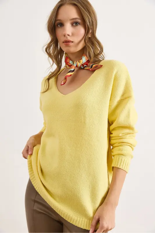 Kadın Açık Sarı V Yaka Yumuşak Dokulu Triko Kazak KZK-19000598-Açık Sarı - 6