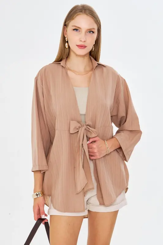 Kadın Açık Vizon Kendinden Çizgili Önden Bağlamalı Kimono Gömlek ARM-24Y001101-Açık Vizon - 3