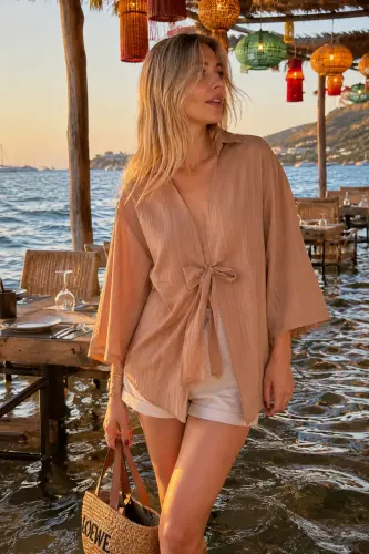 Kadın Açık Vizon Kendinden Çizgili Önden Bağlamalı Kimono Gömlek ARM-24Y001101 - Açık Vizon 