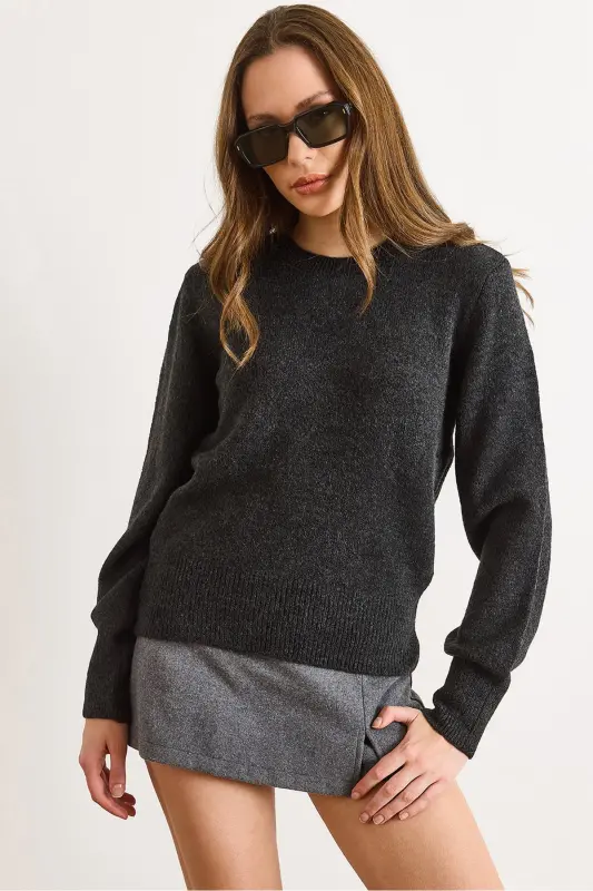 Kadın Antrasit Bisiklet Yaka Yumuşak Dokulu Basic Triko Kazak KZK-19000845-Antrasit - OLALOOK