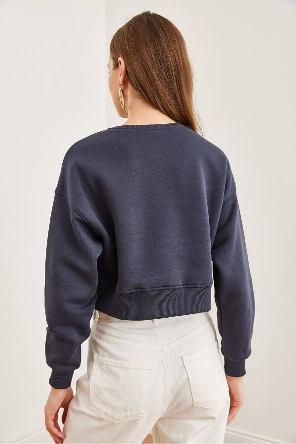 Kadın Antrasit Kalp Nakışlı Şardonlu Crop Kalın Sweatshirt SWT-19000662-Antrasit - 7