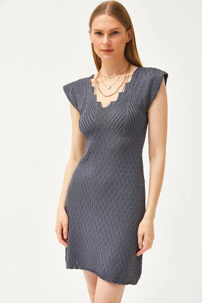 Kadın Antrasit V Yaka Ajurlu Triko Çan Elbise ELB-19002071-Antrasit - Modazone (1)