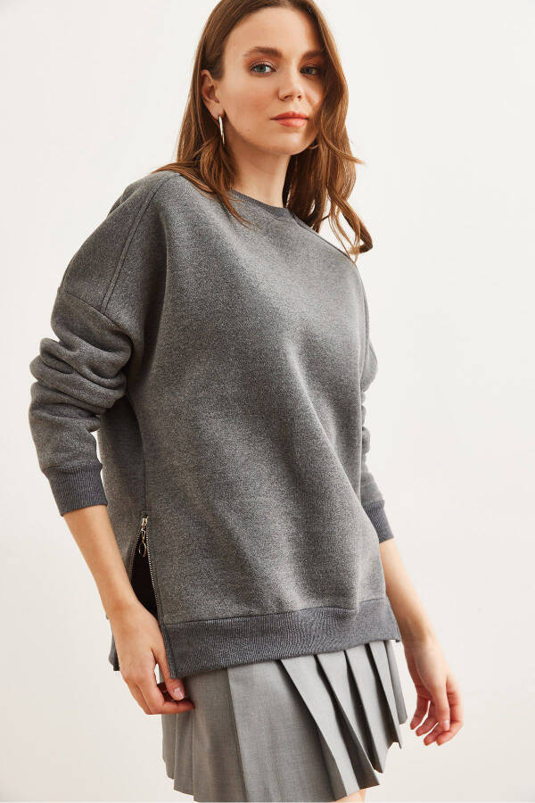Kadın Antrasit Yanları Fermuar Detaylı İçi Polarlı Kalın Sweatshirt SWT-19000624 - Antrasit - 3
