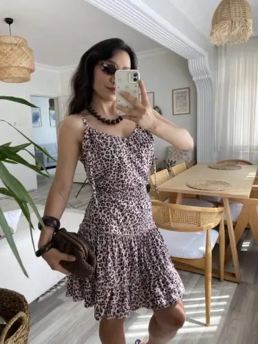 Kadın Askılı V Yaka Beli Pileli Leopar Desen Eteği Fırfırlı Süprem Elbise - 1