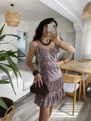 Kadın Askılı V Yaka Beli Pileli Leopar Desen Eteği Fırfırlı Süprem Elbise - 8
