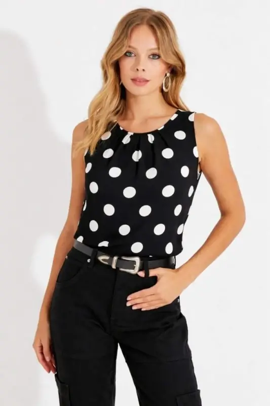 Kadın Askılı Yakası Büzgülü Puantiyeli Atlas Bluz - 4