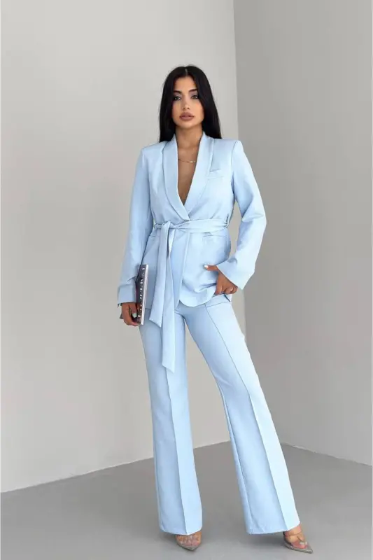 Kadın Bağlamalı Sahte Cepli Kemerli Şal Yaka Blazer Ceket Boru Paça Esnek Pantolon Takım Elbise - Bebe Mavisi - 4
