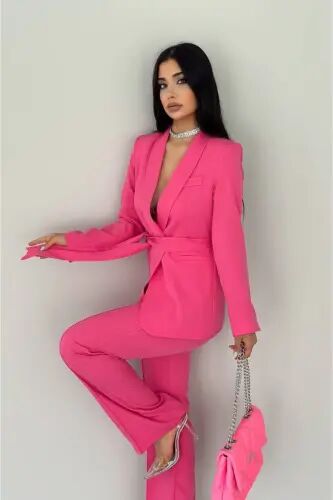 Kadın Bağlamalı Sahte Cepli Kemerli Şal Yaka Blazer Ceket Boru Paça Esnek Pantolon Takım Elbise - Pembe - Bella Breeze (1)