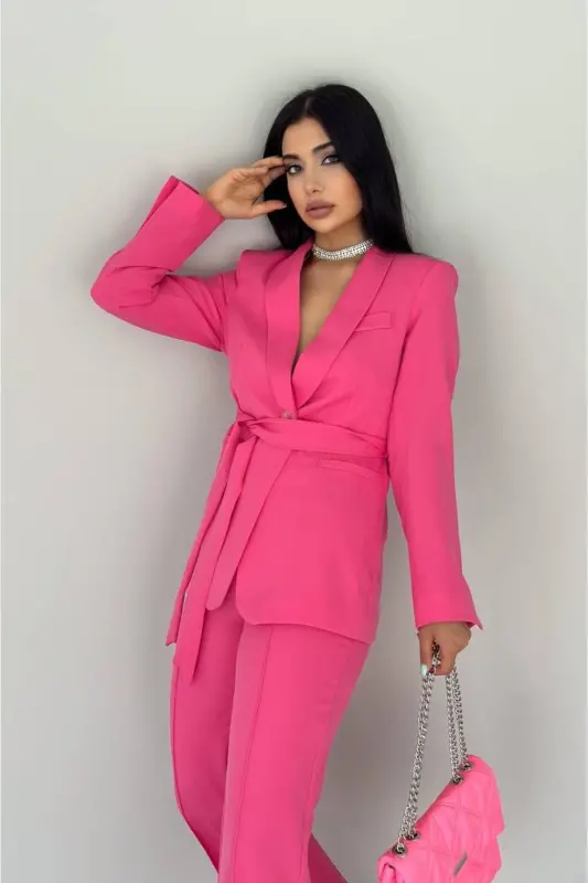 Kadın Bağlamalı Sahte Cepli Kemerli Şal Yaka Blazer Ceket Boru Paça Esnek Pantolon Takım Elbise - Pembe - 3
