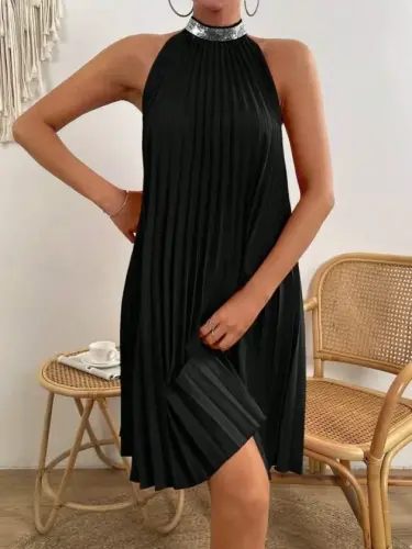 Kadın Balıkçı Yaka Omuzlardan Açık Pılelı Kısa Janjan Krep Elbise - 5