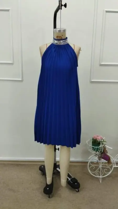 Kadın Balıkçı Yaka Omuzlardan Açık Pılelı Kısa Janjan Krep Elbise - 7