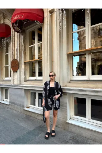 Kadın Baskı Düşük Omuz Şortlu Kimono Takım-siyahgri - 4