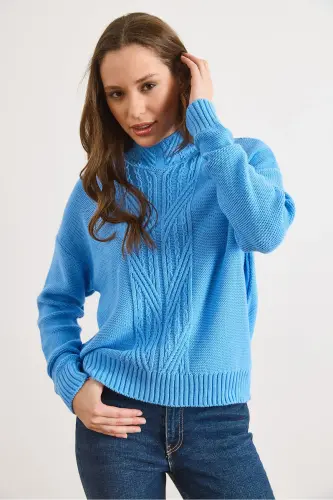 Kadın Bebe Mavi Dik Yaka Ortası Saç Örgülü Triko Kazak KZK-19000912-Bebe Mavi - OLALOOK (1)