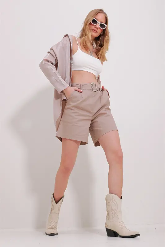 Kadın Bej Çift Cepli Beli Kemerli Gabardin Şort ALC-X11501-BEJ - 3