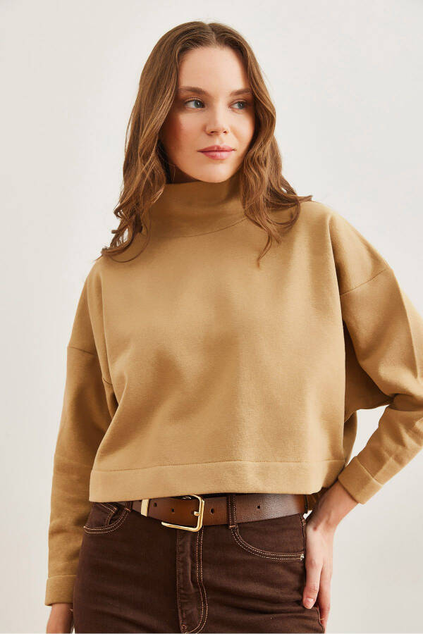 Kadın Bej Dik Yaka Yarasa Crop Şardonlu Sweatshirt SWT-19000679 - Bej - 12