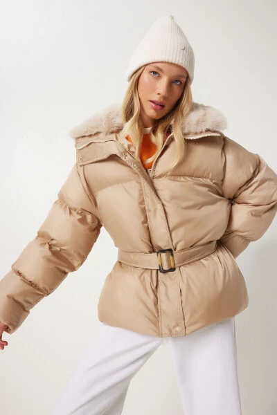 Kadın Bej Kürk Yaka Şişme Mont AW00011 - HAPPINESS İSTANBUL