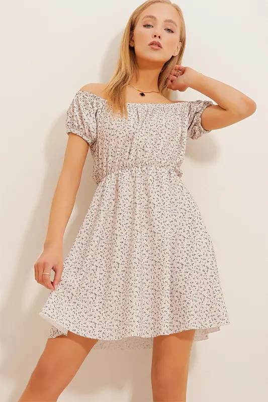 Kadın Bej Madonna Yaka Karpuz Kollu Desenli Krinkıl Örme Elbise Alc-X10516-Bej - TREND ALAÇATI STILI