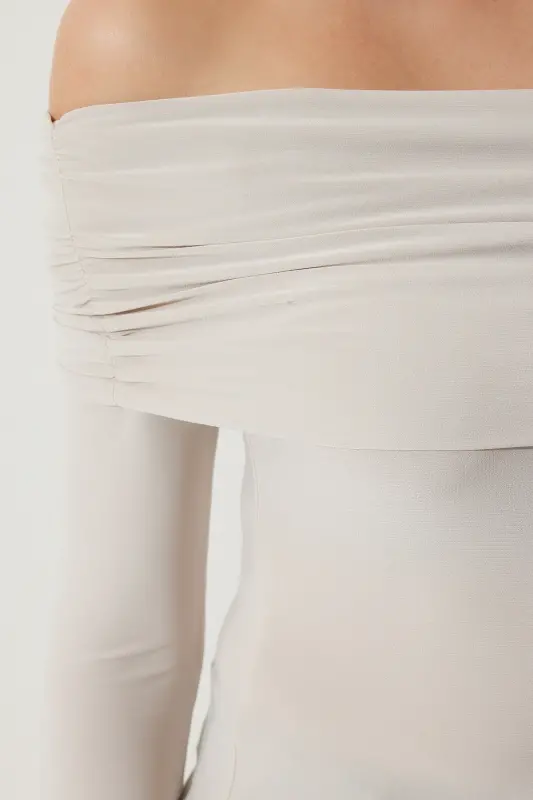 Beigefarbene, schulterfreie, geraffte Bluse für Damen FF00161 - Beige - 4