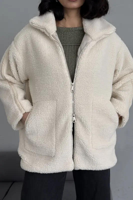 Kadın Bej Oversize Peluş Mont - Çift Fermuarlı, Dik Yakalı-Bej - 5
