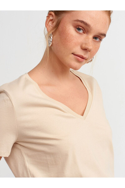 Kadın Bej V Yaka Basic T-shirt - Bej - 5