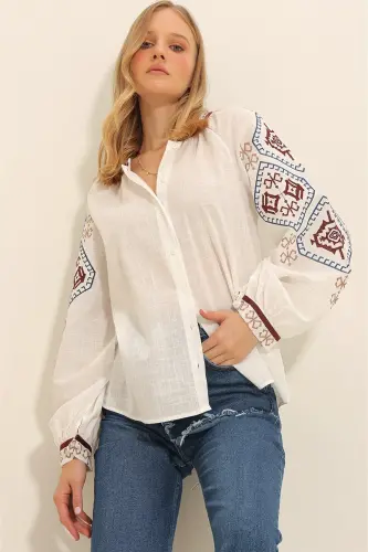 Kadın Beyaz Balon Kol Nakışlı Yakasız Gömlek Alc-X11290-BEYAZ - 3