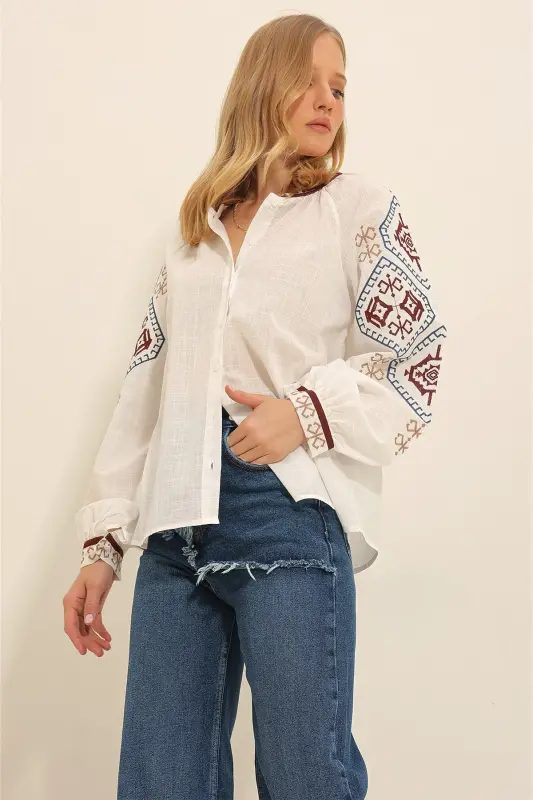 Kadın Beyaz Balon Kol Nakışlı Yakasız Gömlek Alc-X11290-BEYAZ - 4