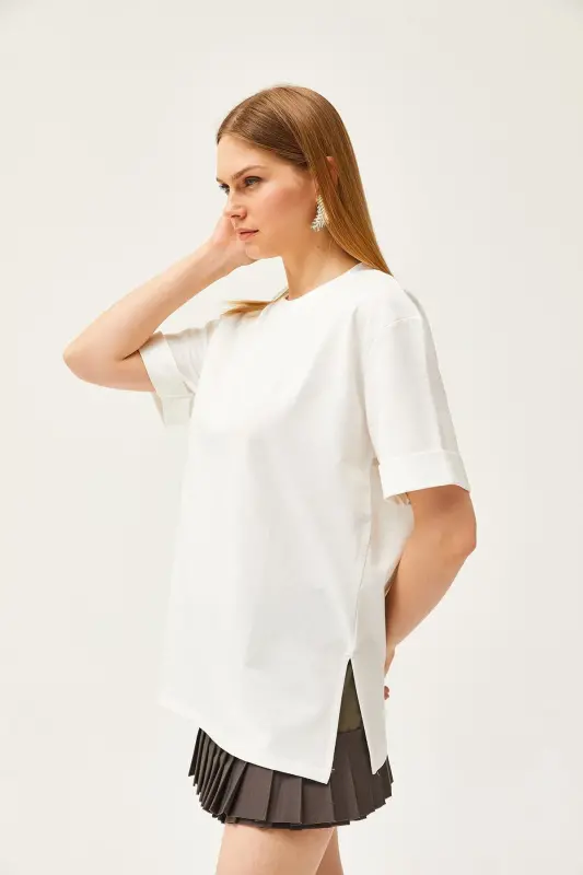 Kadın Beyaz Bisiklet Yaka Yanı Yırtmaçlı Duble Kol Oversize Tişört TSH-19000796 - Beyaz - 5