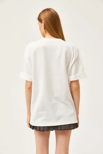 Kadın Beyaz Bisiklet Yaka Yanı Yırtmaçlı Duble Kol Oversize Tişört TSH-19000796 - Beyaz - 6