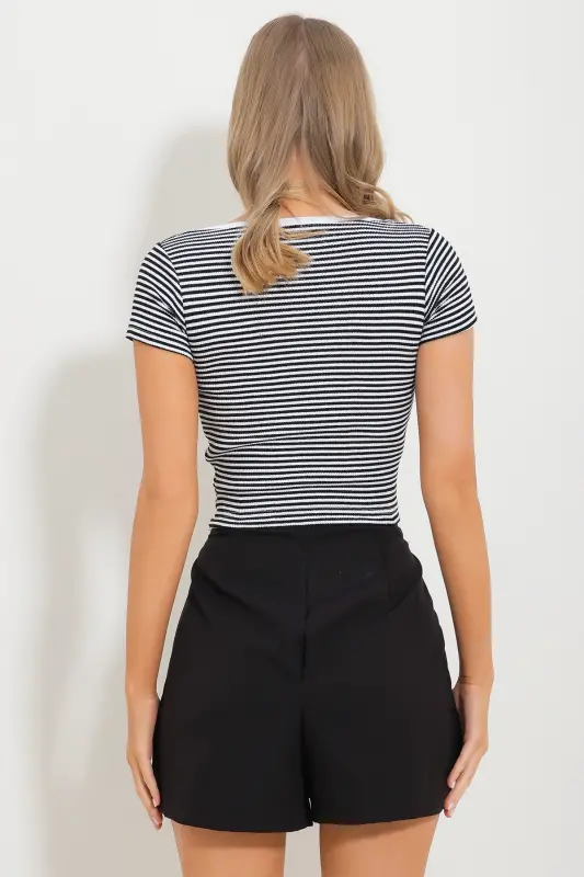 Beyaz Çıt Çıt Kapamalı Çizgili Crop Örme Bluz ALC-X11552 - BEYAZ - 5