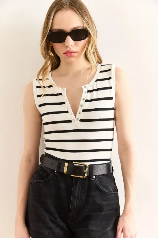 Kadın Beyaz Çıtçıtlı Çizgili Esnek Crop Bluz Blz-19002994-Beyaz - 3