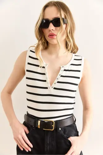 Kadın Beyaz Çıtçıtlı Çizgili Esnek Crop Bluz Blz-19002994-Beyaz - 5