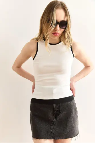 Kadın Beyaz Garnili Bisiklet Yaka Crop Bluz BLZ-19003003-Beyaz 