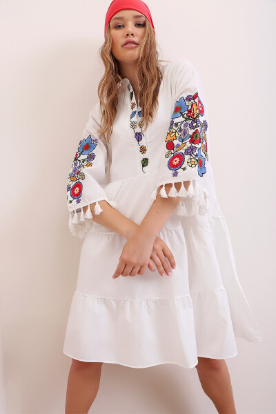 Kadın Beyaz Hakim Yaka Nakış İşlemeli Püskül Detaylı İçi Astarlı Poplin Elbise Alc-X6915-BEYAZ - 2