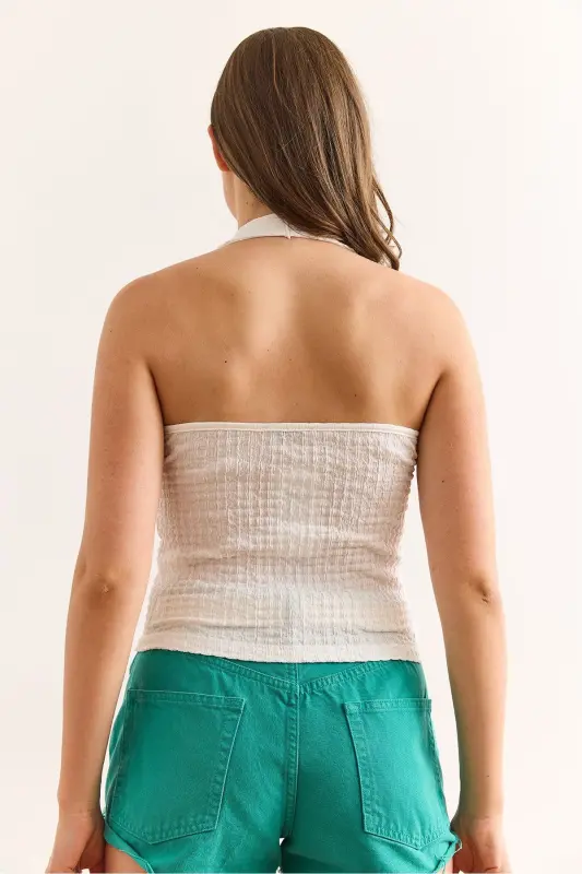 Kadın Beyaz Halter Yaka Önü Astarlı Dokulu Crop Bluz BLZ-19003012-Beyaz - 2