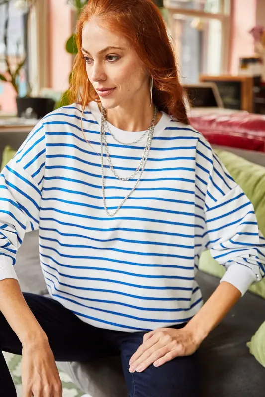 Kadın Beyaz İndigo Çizgili Basic Yumuşak Dokulu Salaş Sweatshirt SWT-19000457 - Beyaz İndigo - 1